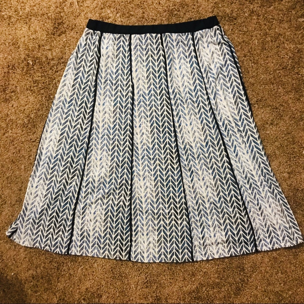 Blue Geometric Pattern Skirt - Picture 2 of 7